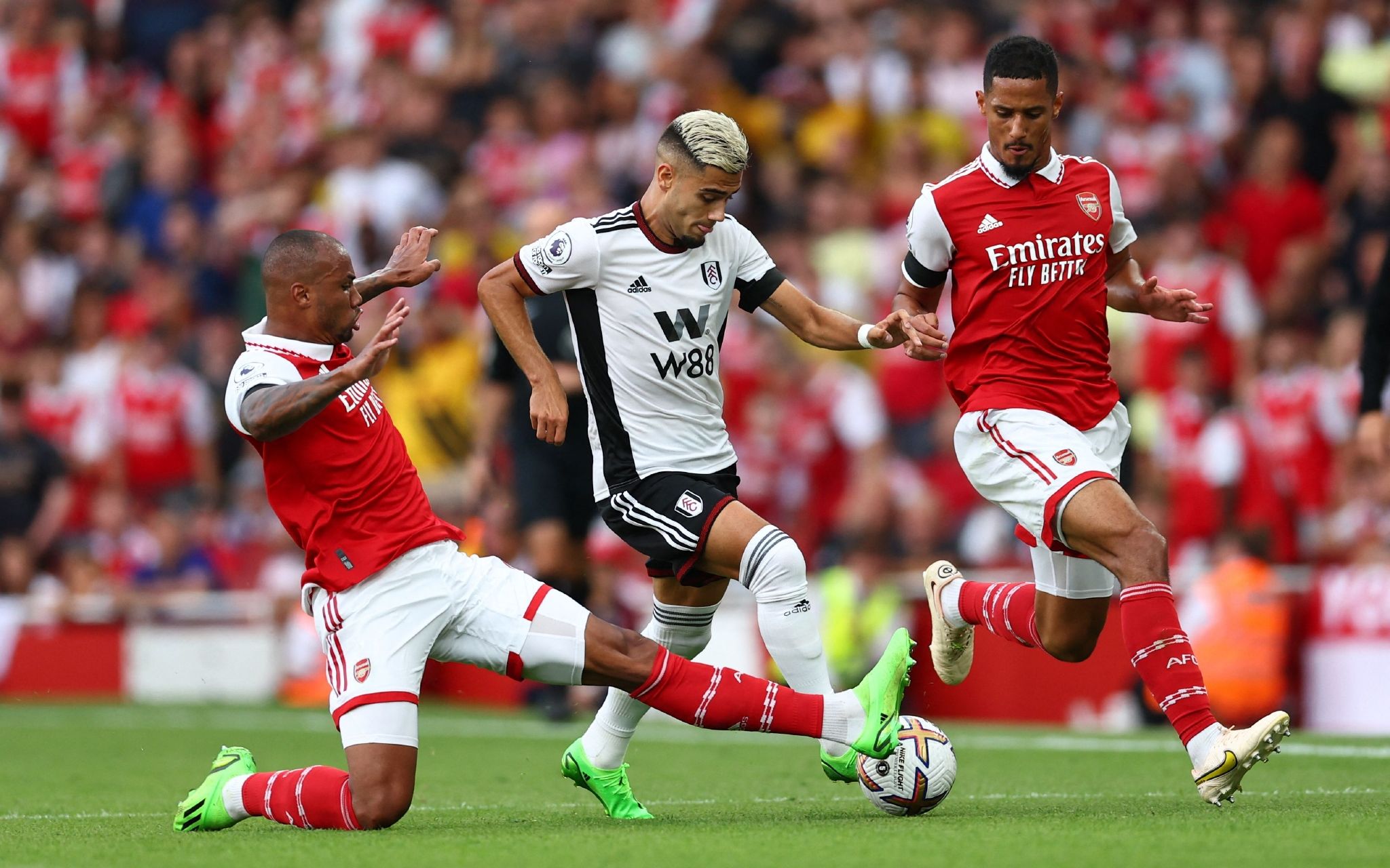 翻腕严格被 翻腕严格被